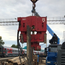 Аренда вибропогружателя PVE 38 м, вес 7 тонн